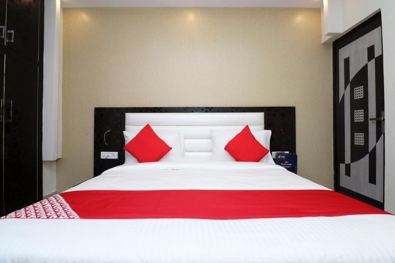 Oyo 25130 Hotel Royal Inn Nuova Delhi Esterno foto