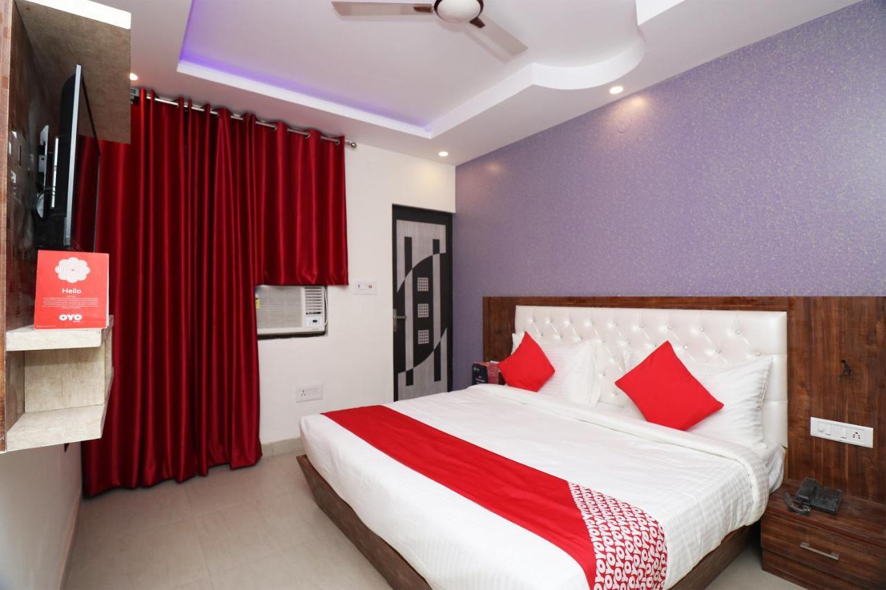 Oyo 25130 Hotel Royal Inn Nuova Delhi Esterno foto